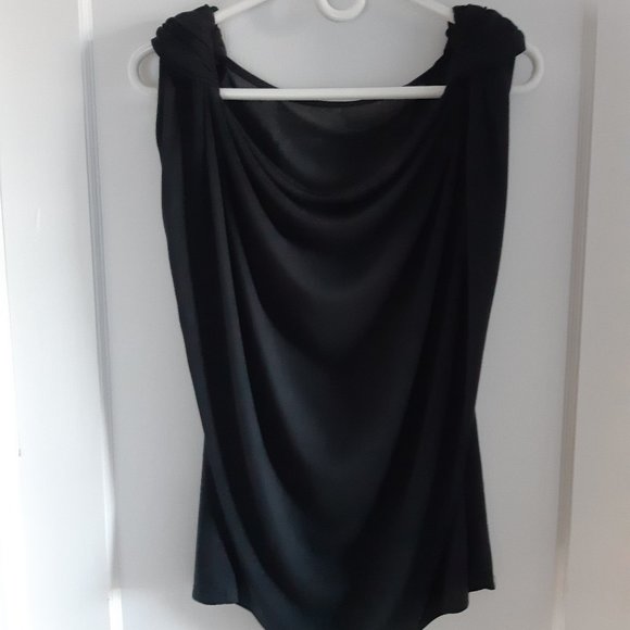 Black Encircled Evolve Top - Size M - Picture 5 of 5